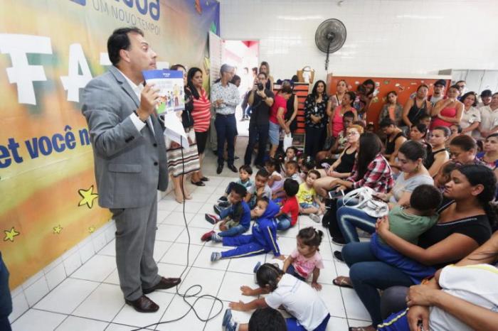 Mauá entrega kit pedagógico que incentiva a leitura