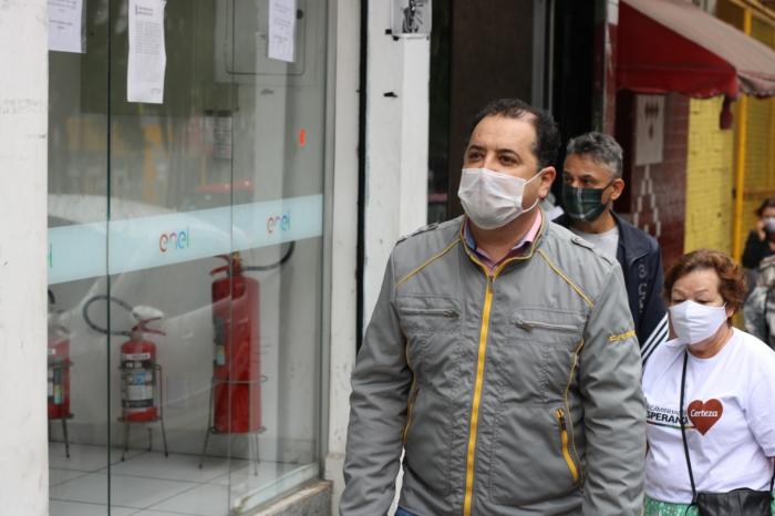 Marcelo Oliveira lidera ato contra cobranças abusivas nas contas de luz