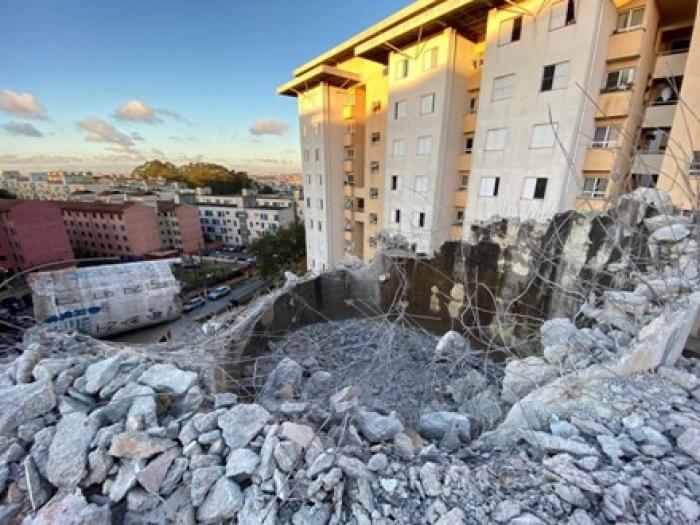 Nota referente aos profissionais responsáveis pela demolição de caixa d'água em Diadema