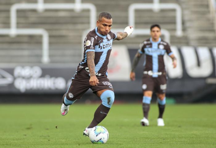 Flamengo goleia o Corinthians fora de casa por 5 a 1