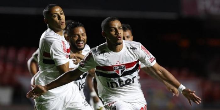 Nos pênaltis, São Paulo elimina Fortaleza e avança às quartas da Copa do Brasil