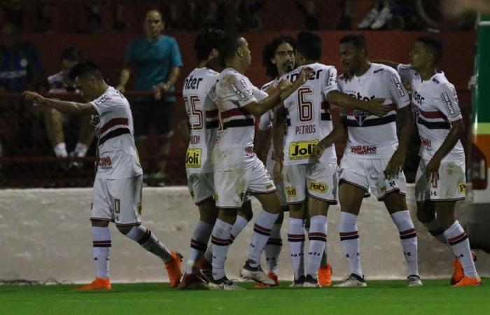 São Paulo vence Linense fora de casa com gol nos acréscimos