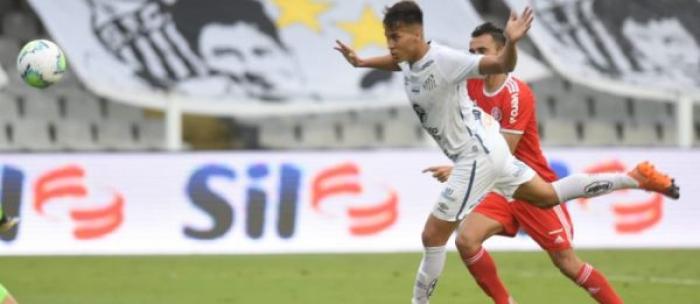Santos vence Internacional na Vila Belmiro 