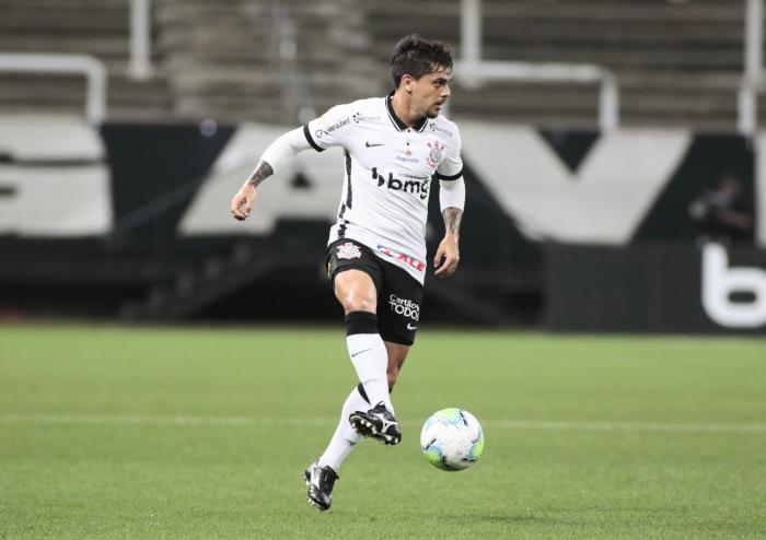 Corinthians perde de virada para o líder Atlético-MG