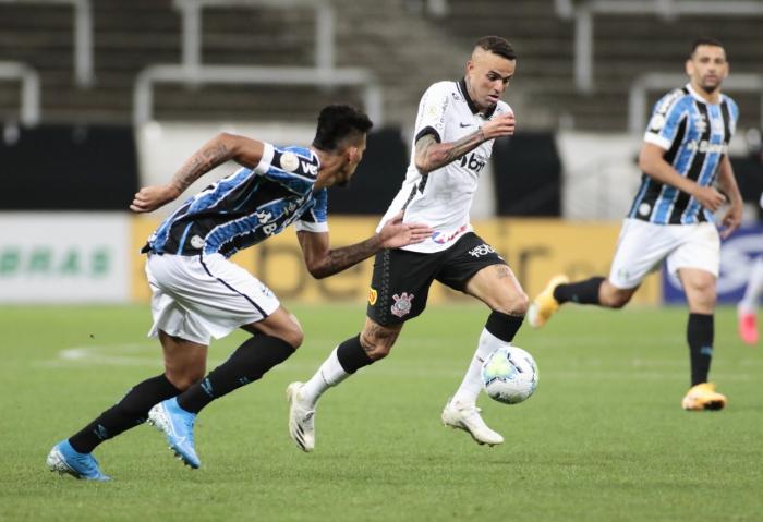 Com dois jogadores a menos, Corinthians segura empate em casa contra o Grêmio