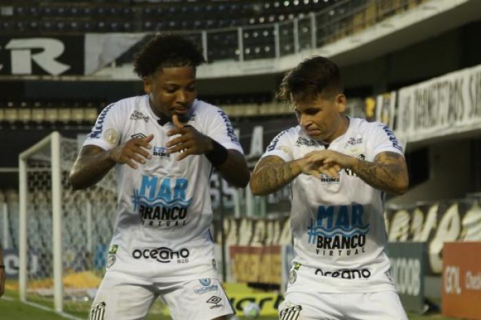 Após susto, Santos vence Sport na Vila Belmiro