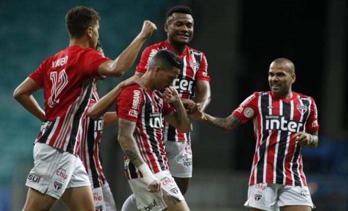 Com boas atuações de Reinaldo e Luciano, São Paulo vence Bahia em Salvador
