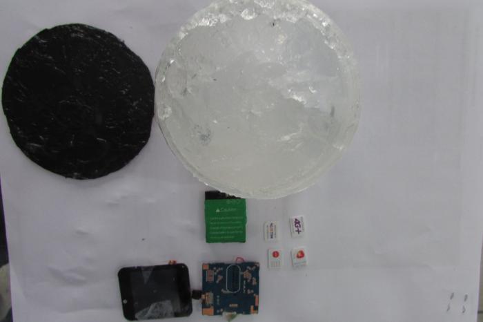 Placas de mini celulares e chips de telefonia são apreendidos em unidades prisionais da Capital e Grande SP