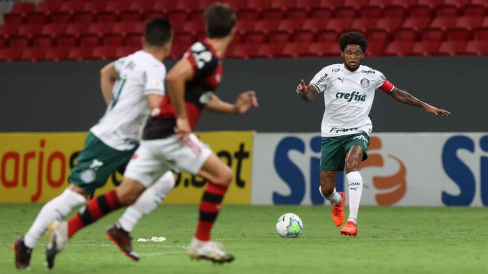 Palmeiras perde para o Flamengo e se afasta da luta pelo título do Brasileirão