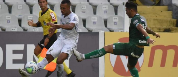 Com titulares, Santos sofre virada e perde para o Goiás na Vila Belmiro