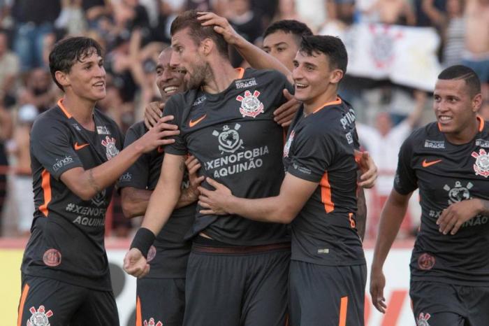Corinthians vence Botafogo-SP em Ribeirão Preto e enfrenta Bragantino nas quartas de final