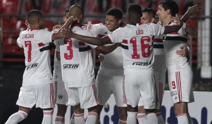 Com ótima atuação no segundo tempo, São Paulo goleia o Santos no Morumbi