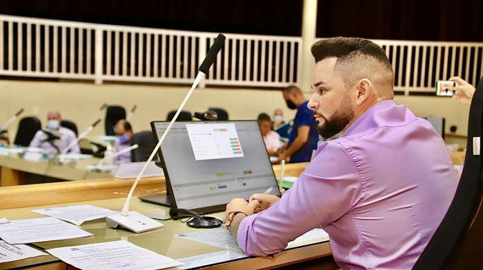 Vereador Zé Carlos Nova Era apresenta projeto de lei que altera regras de transição de governos em Mauá 