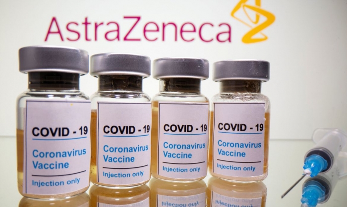 Reino Unido oferece 1ª dose de vacina contra Covid-19 para toda população com mais de 50 anos