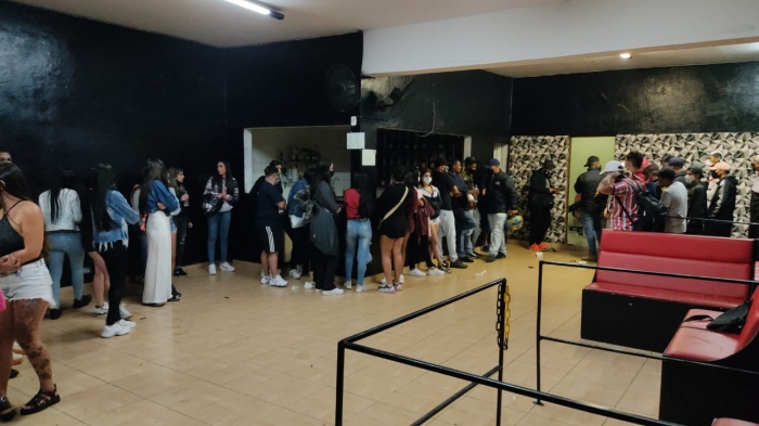 Casa noturna é fechada pela segunda vez em três dias por violar interdição em Mauá