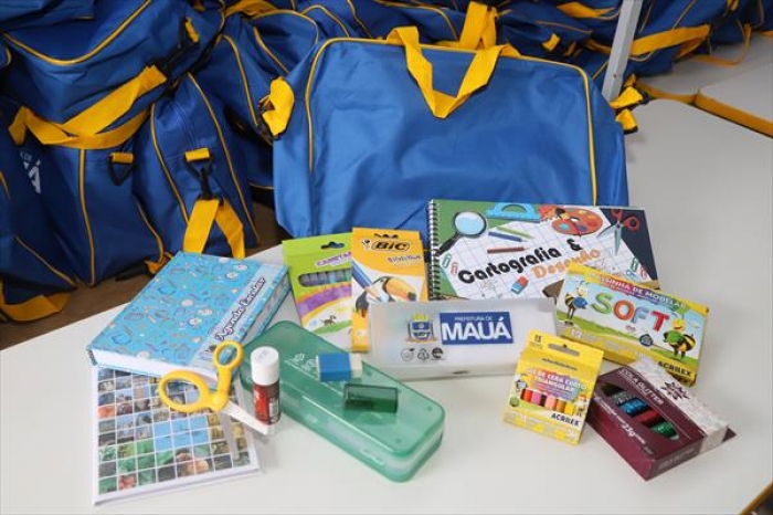 Mauá inicia entrega de kit pedagógico a estudantes da rede municipal
