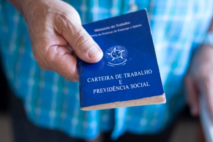 Brasil gera mais de 120 mil vagas de emprego em abril, segundo Caged