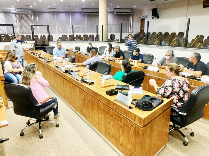Cleber Broch discute ações de proteção animal com vereador Cadu Barbosa 
