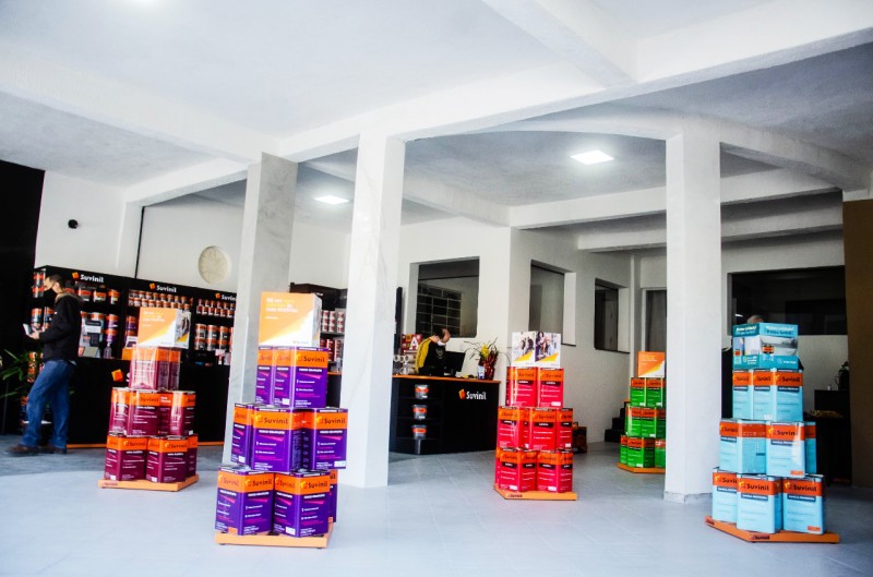 Loja conta com produtos de diversas marcas e representa, com exclusividade, a Suvinil na cidade