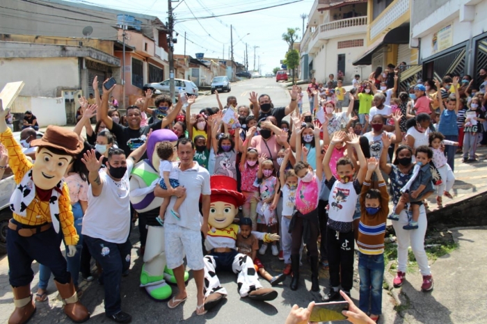 Instituto Penta Social realiza festas para crianças em parceria com entidades