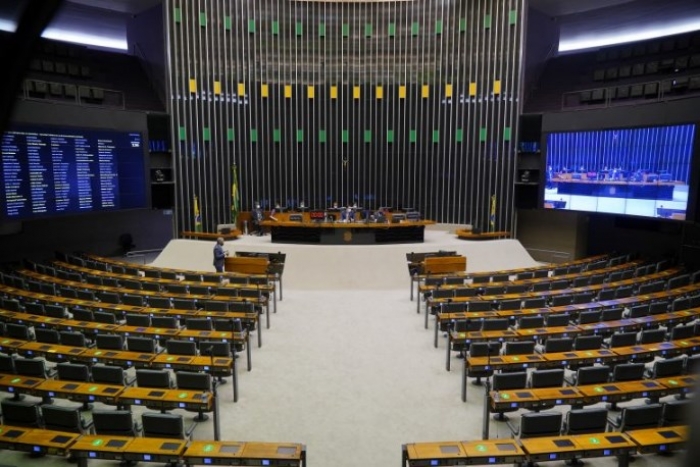 Projeto que dificulta punição de políticos é sancionado