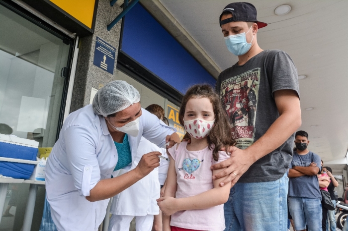 Mauá imuniza adultos e crianças contra a Covid-19 em mutirão realizado no fim de semana