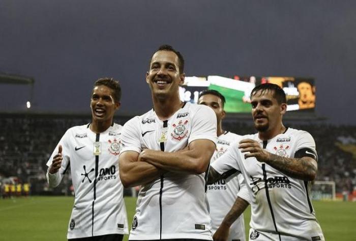 Atual campeão Corinthians vence Fluminense na Arena na estreia do Brasileirão