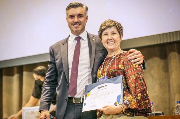 Engenheira civil assume a presidência do CREA-SP