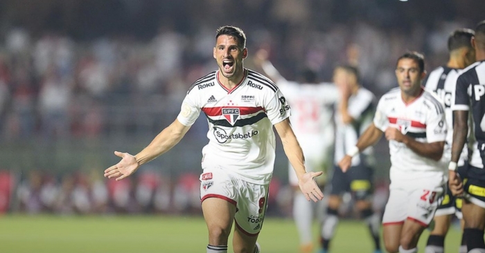 São Paulo vence clássico contra o Santos por 2 a 1