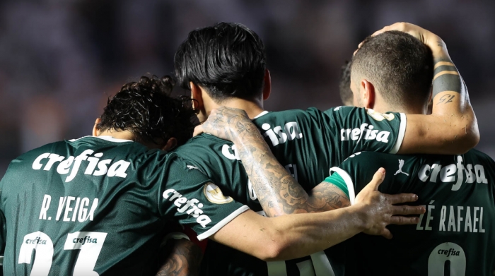 Palmeiras vence clássico contra o Santos e assume liderança do Brasileirão