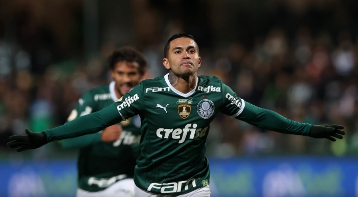Palmeiras vence Coritiba fora de casa e segue na liderança do Brasileirão