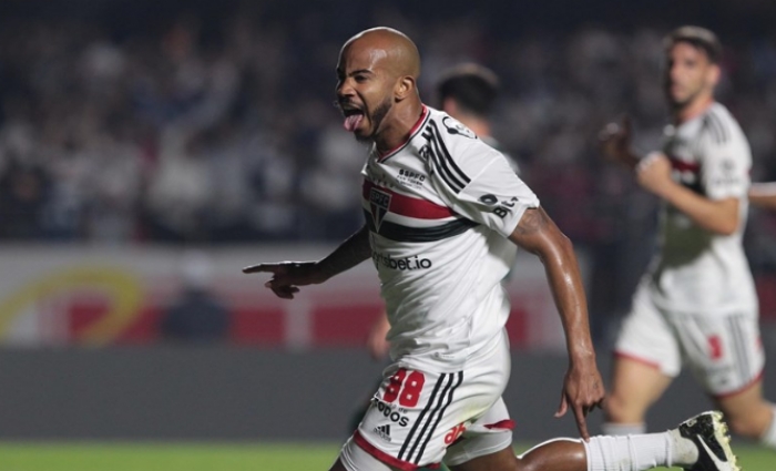 São Paulo vence Palmeiras no Morumbi e larga em vantagem nas oitavas da Copa do Brasil