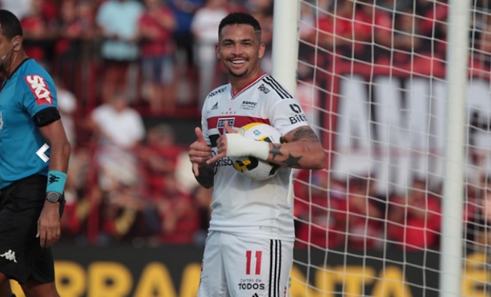 Com dois gols de Luciano, São Paulo vence Atlético-GO fora de casa pelo Brasileirão