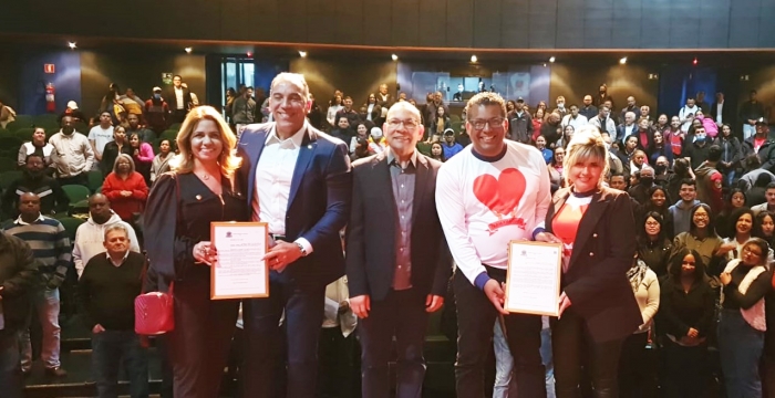 Robson Santos é homenageado no Teatro Municipal de Mauá
