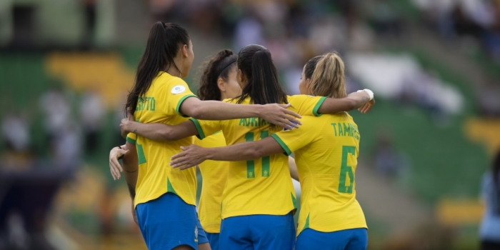 Seleção feminina bate o Uruguai e segue 100% na Copa América