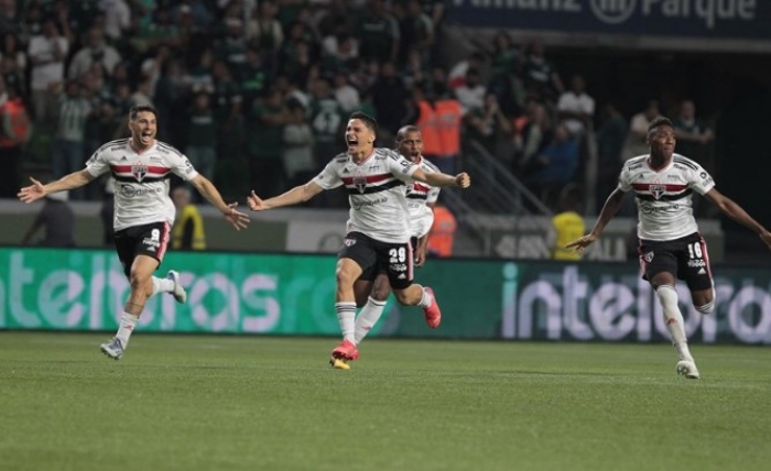 São Paulo derrota Palmeiras nos pênaltis e garante classificação às quartas de final da Copa do Brasil