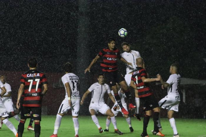Vitória e Corinthians ficam no 0 a 0 no primeiro jogo das oitavas de final da Copa do Brasil