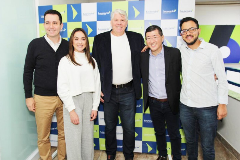Prefeito de Santo André, Paulo Serra, a candidata a deputada estadual, Ana Carolina Serra, Zé Lourencini, o candidato a deputado federal Taka Yamauchi, e o vereador Leonardo Alves
