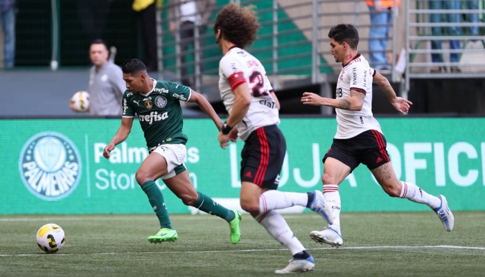 Palmeiras e Flamengo empatam por 1 a 1 e Verdão mantém larga vantagem na liderança do Brasileirão