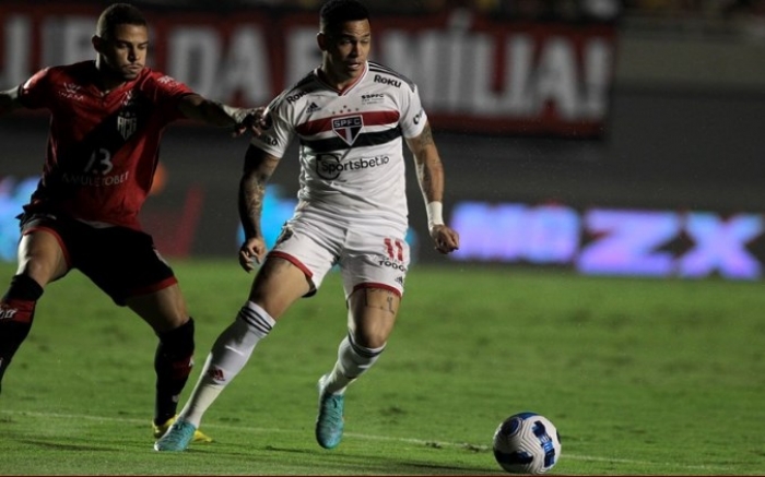 São Paulo tem jogador expulso e é derrotado pelo Atlético-GO na partida de ida das semifinais da Copa Sul-Americana