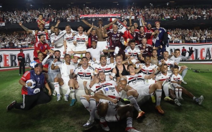 São Paulo vence Atlético-GO nos pênaltis e garante vaga na final da Copa Sul-Americana