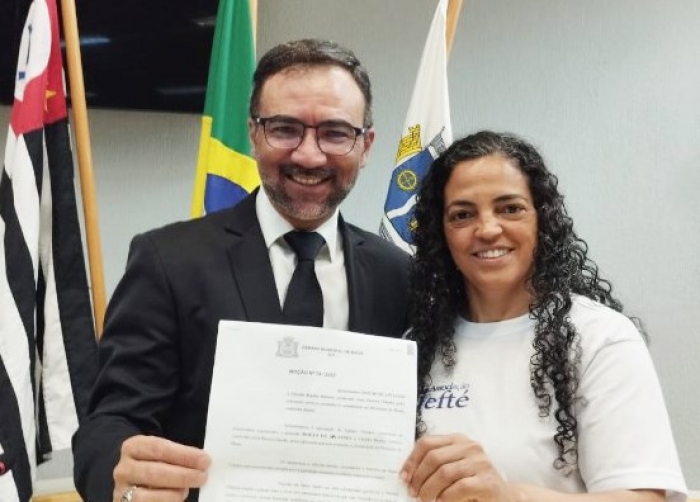 Vereador Edson Carlos Psicólogo realiza moção de aplauso para pastora Cláudia Regina, da Associação Jeffé 