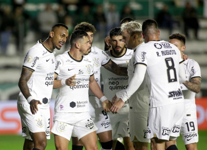 Corinthians empata fora de casa com lanterna Juventude