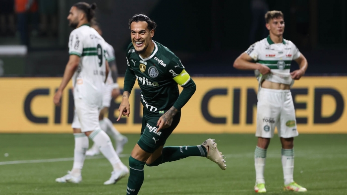 Palmeiras goleia Coritiba e abre 12 pontos de vantagem para o segundo colocado no Brasileirão