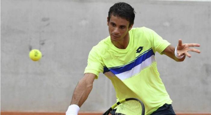 Rogerinho vence sérvio e avança às quartas de final de Istambul