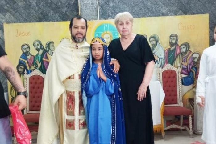 Ceci Barbosa acompanha celebração de padre Alex no Dia de Nossa Senhora Aparecida