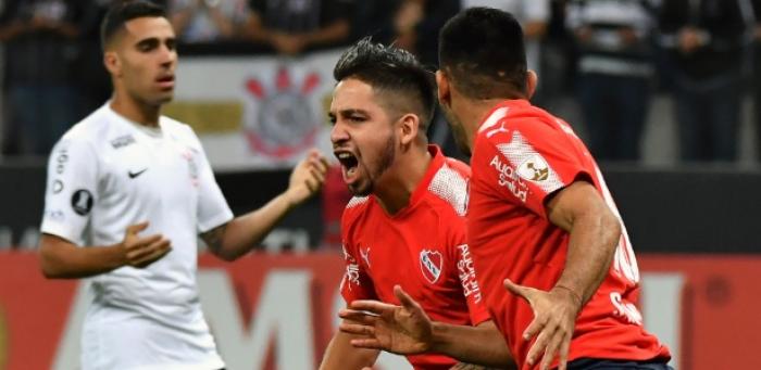 Corinthians perde em casa para o Independiente e vê rivais encostarem na Libertadores
