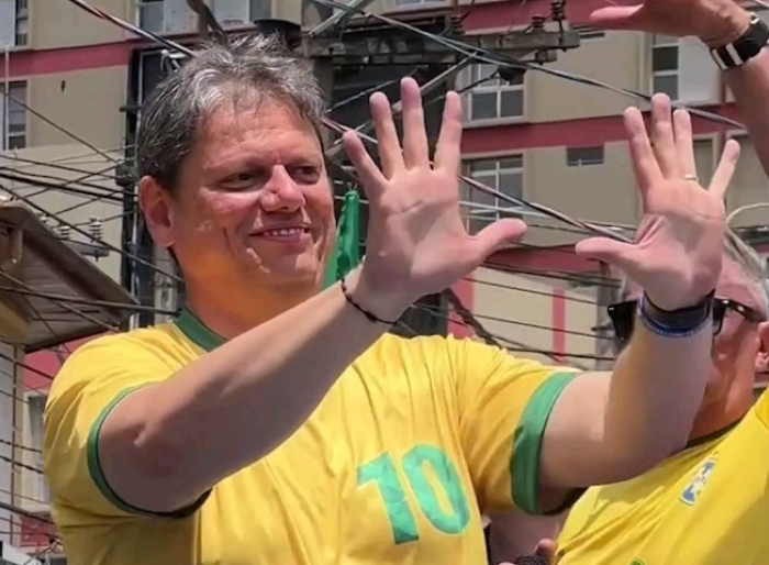 Tarcísio de Freitas é eleito governador de São Paulo