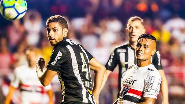 São Paulo leva virada, mas busca empate no fim pelo Brasileirão