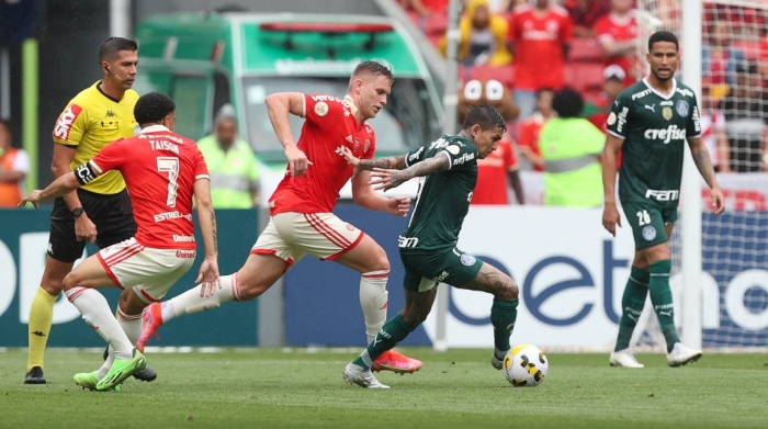 Palmeiras perde para o Inter na despedida do Brasileirão 2022